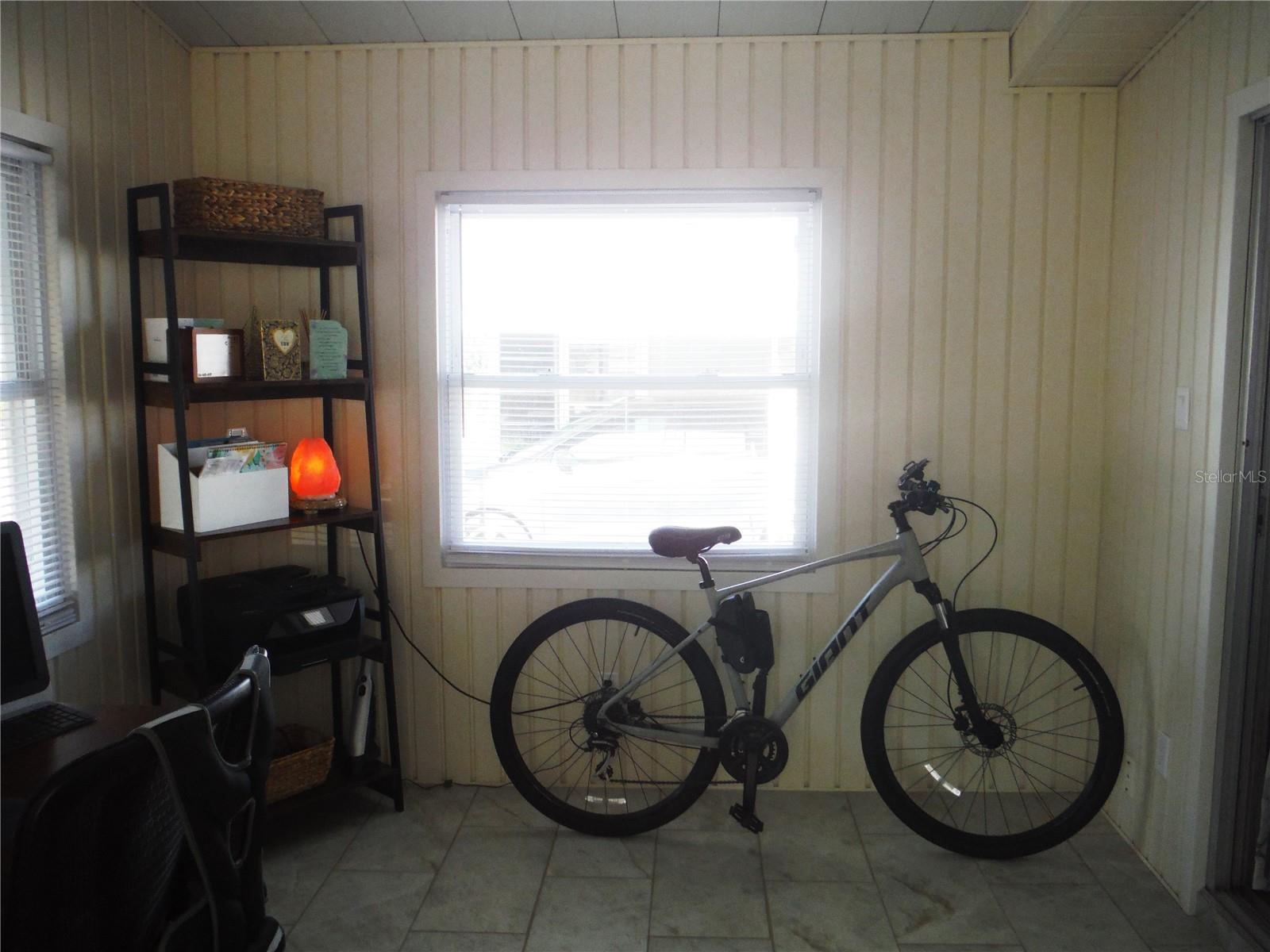 Image 17 of 35 For 91 Redwood Drive 7