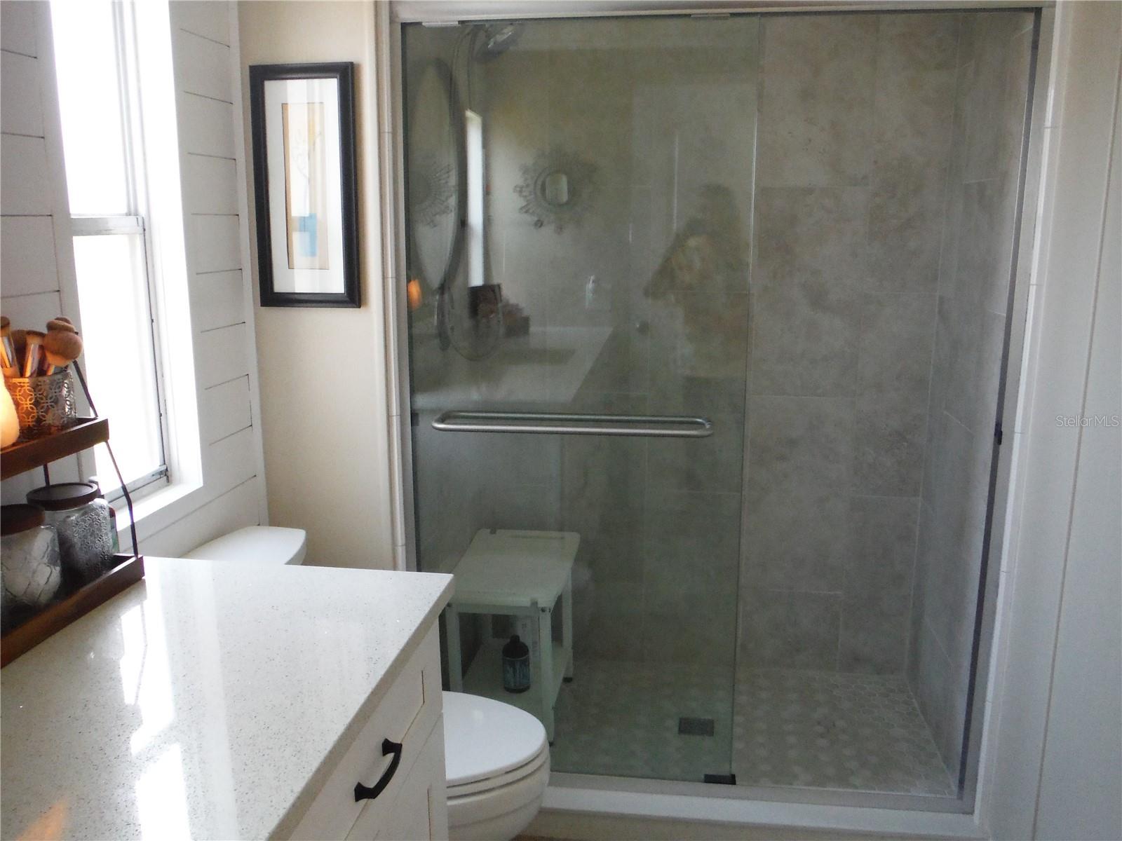 Image 19 of 35 For 91 Redwood Drive 7