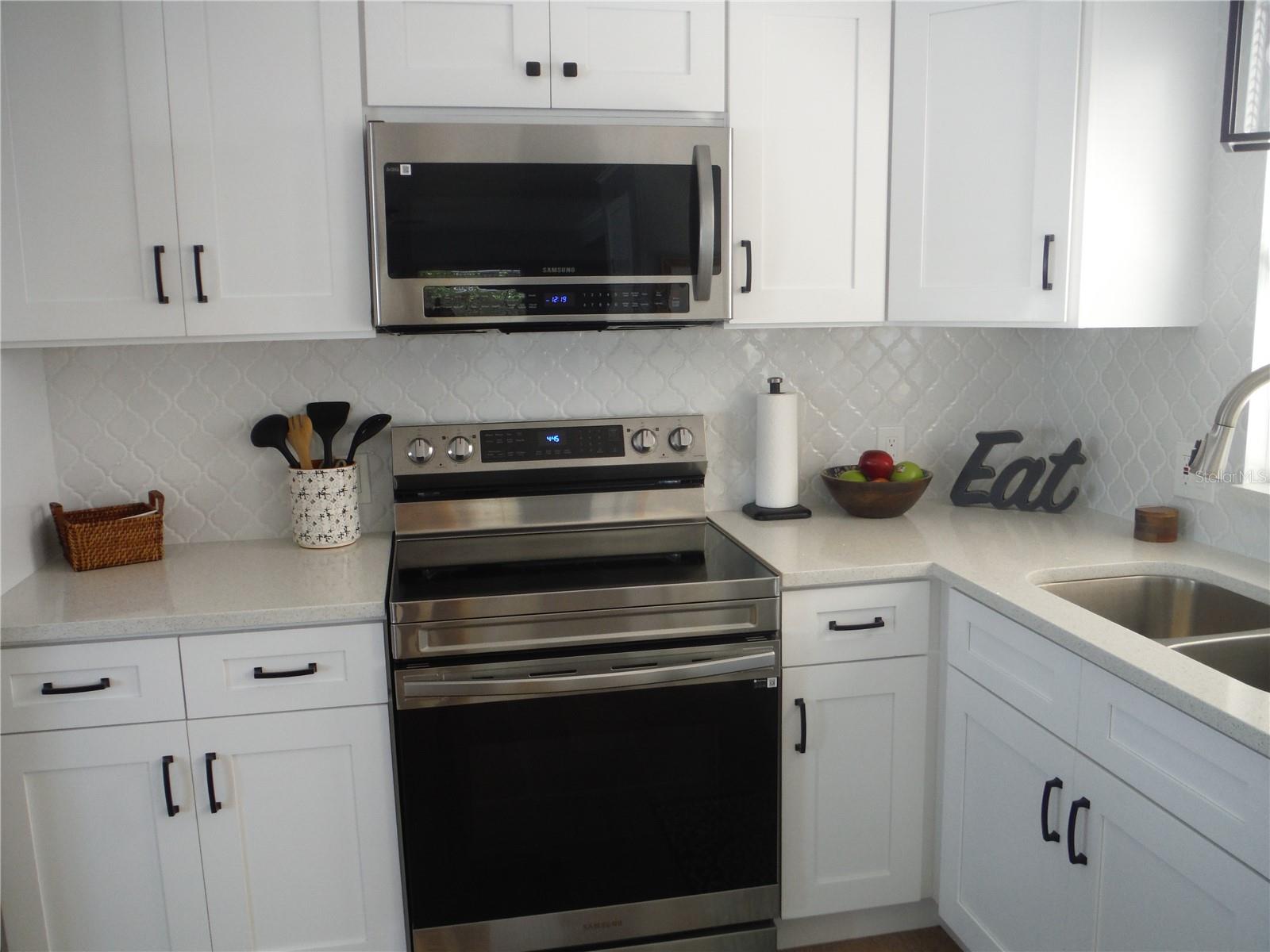 Image 5 of 35 For 91 Redwood Drive 7