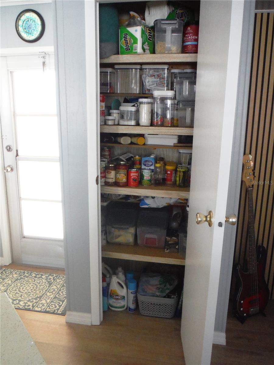 Image 7 of 35 For 91 Redwood Drive 7