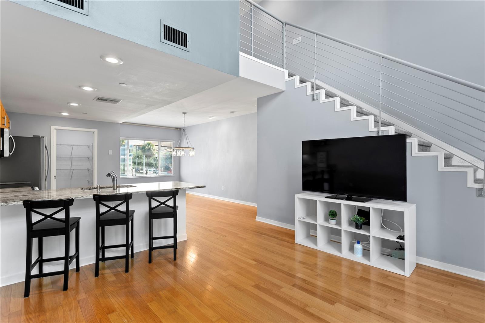 Image 10 of 35 For 335 4th Avenue S