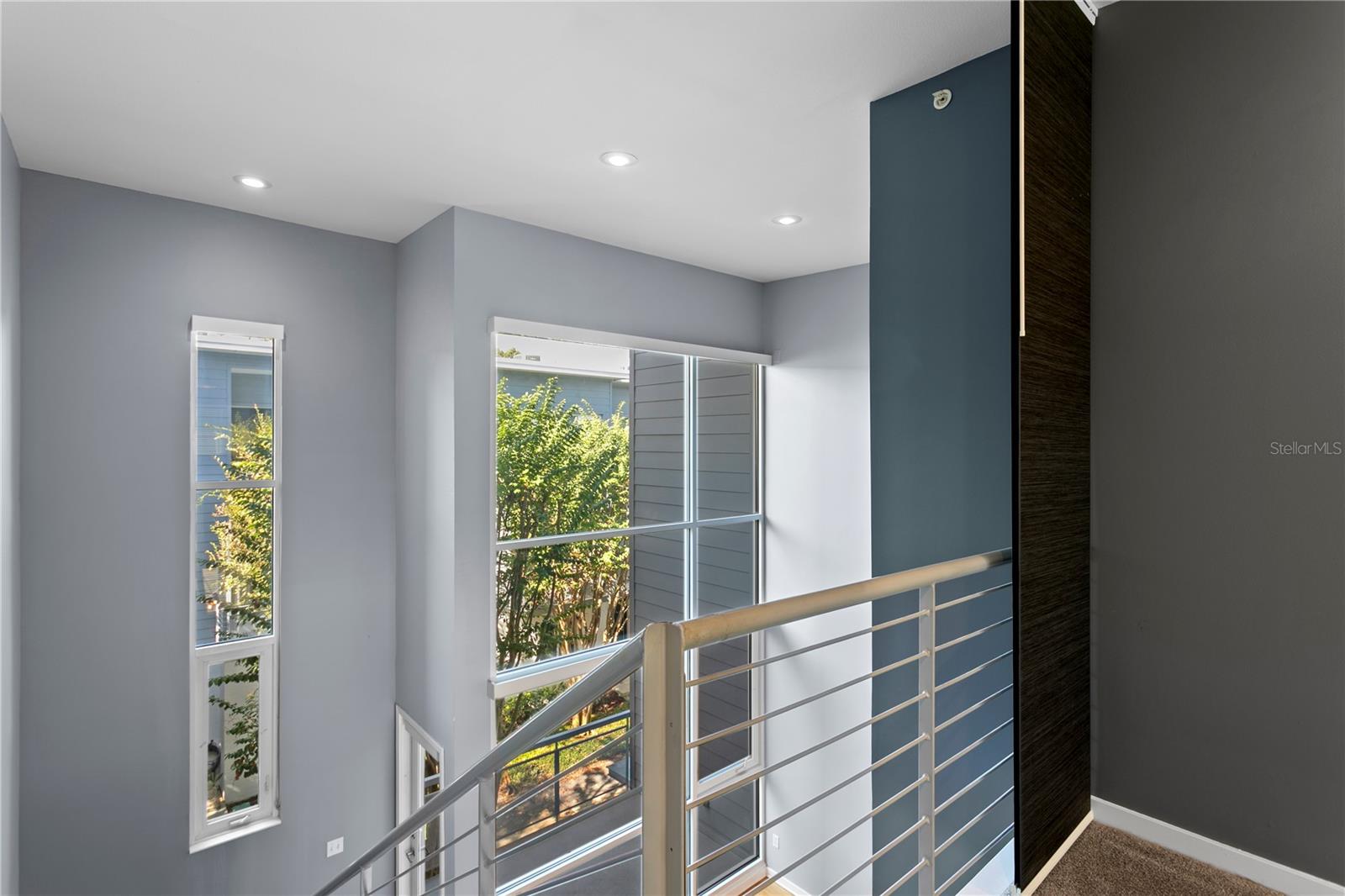 Image 23 of 35 For 335 4th Avenue S