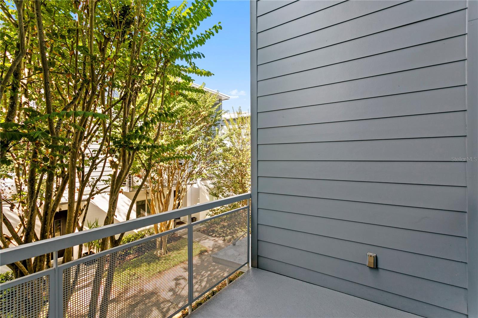 Image 31 of 35 For 335 4th Avenue S