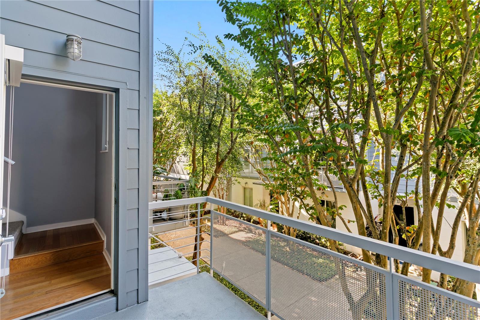 Image 32 of 35 For 335 4th Avenue S