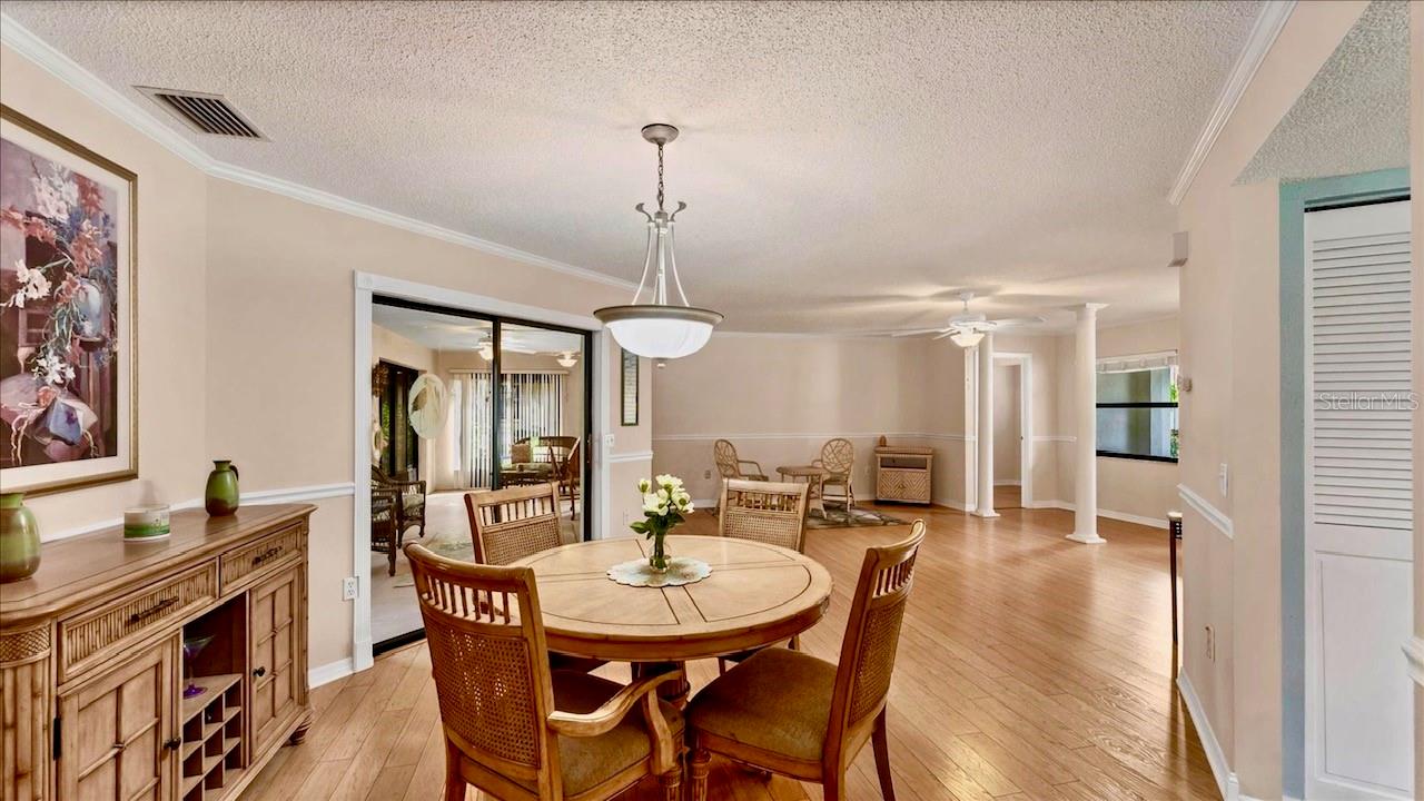 Image 15 of 54 For 270 Laurel Hollow Drive 34