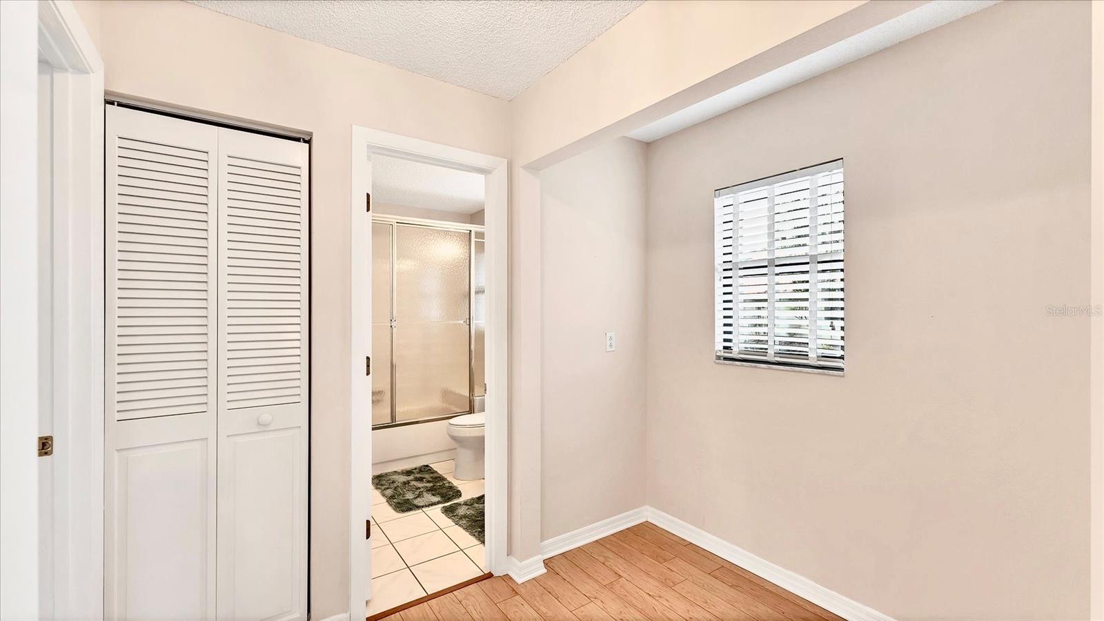 Image 16 of 54 For 270 Laurel Hollow Drive 34