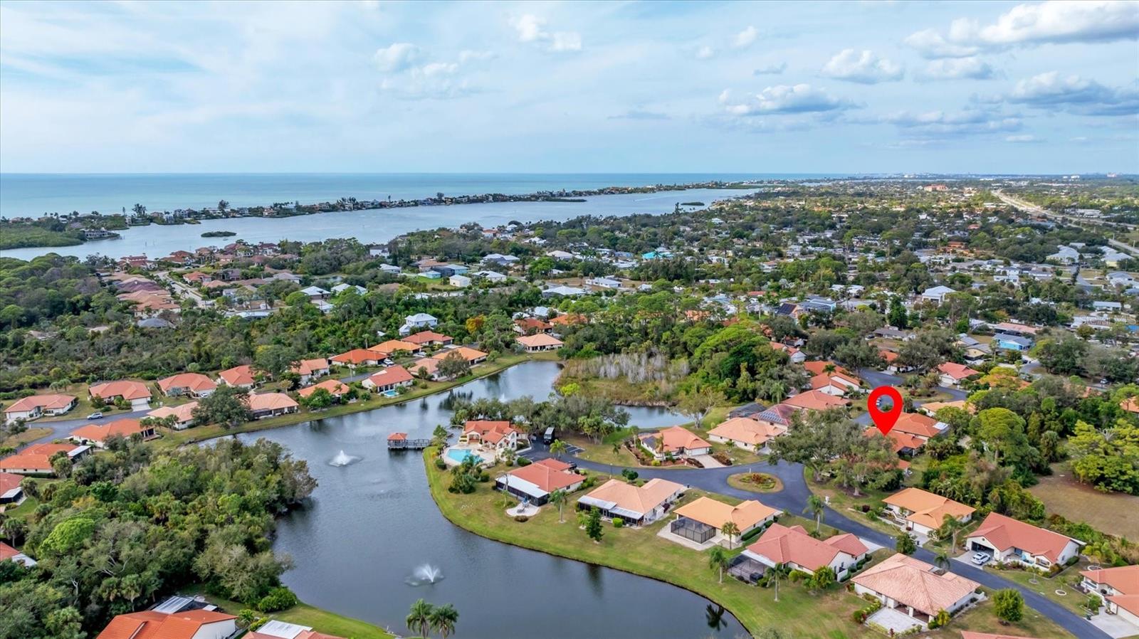 Image 25 of 54 For 270 Laurel Hollow Drive 34