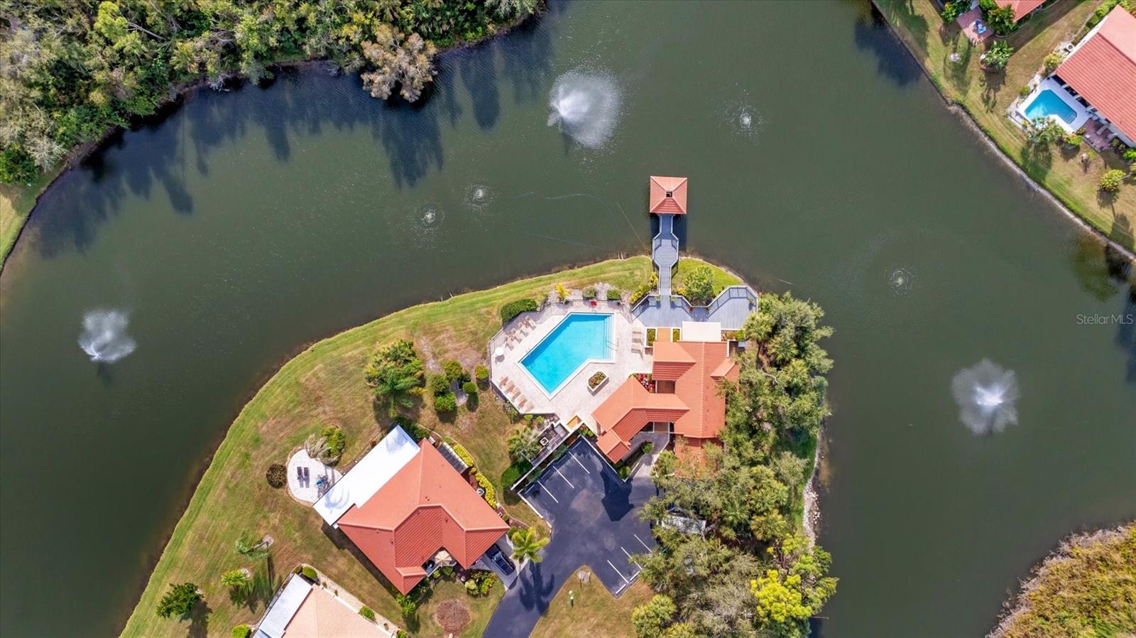 Image 27 of 54 For 270 Laurel Hollow Drive 34