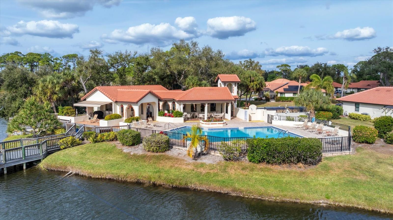 Image 29 of 54 For 270 Laurel Hollow Drive 34