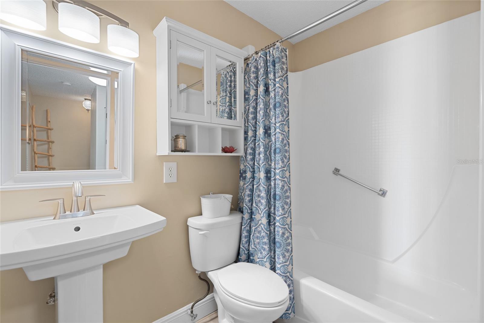 Image 27 of 49 For 2700 Bayshore Boulevard 593