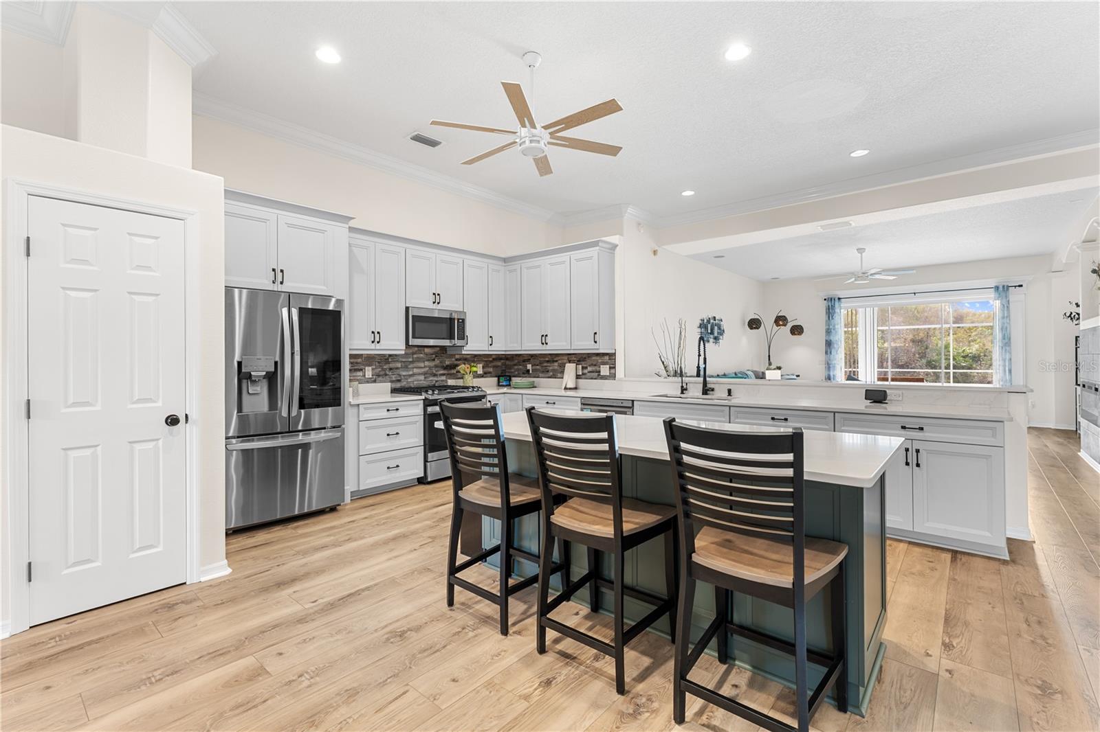 Image 12 of 81 For 9909 Kingshyre Way