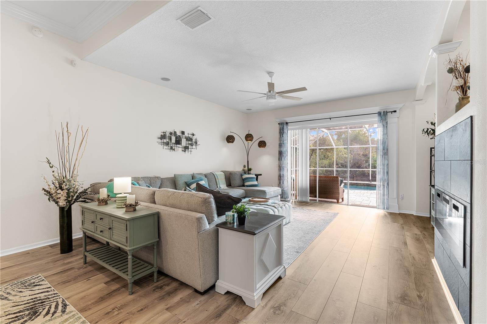 Image 14 of 81 For 9909 Kingshyre Way