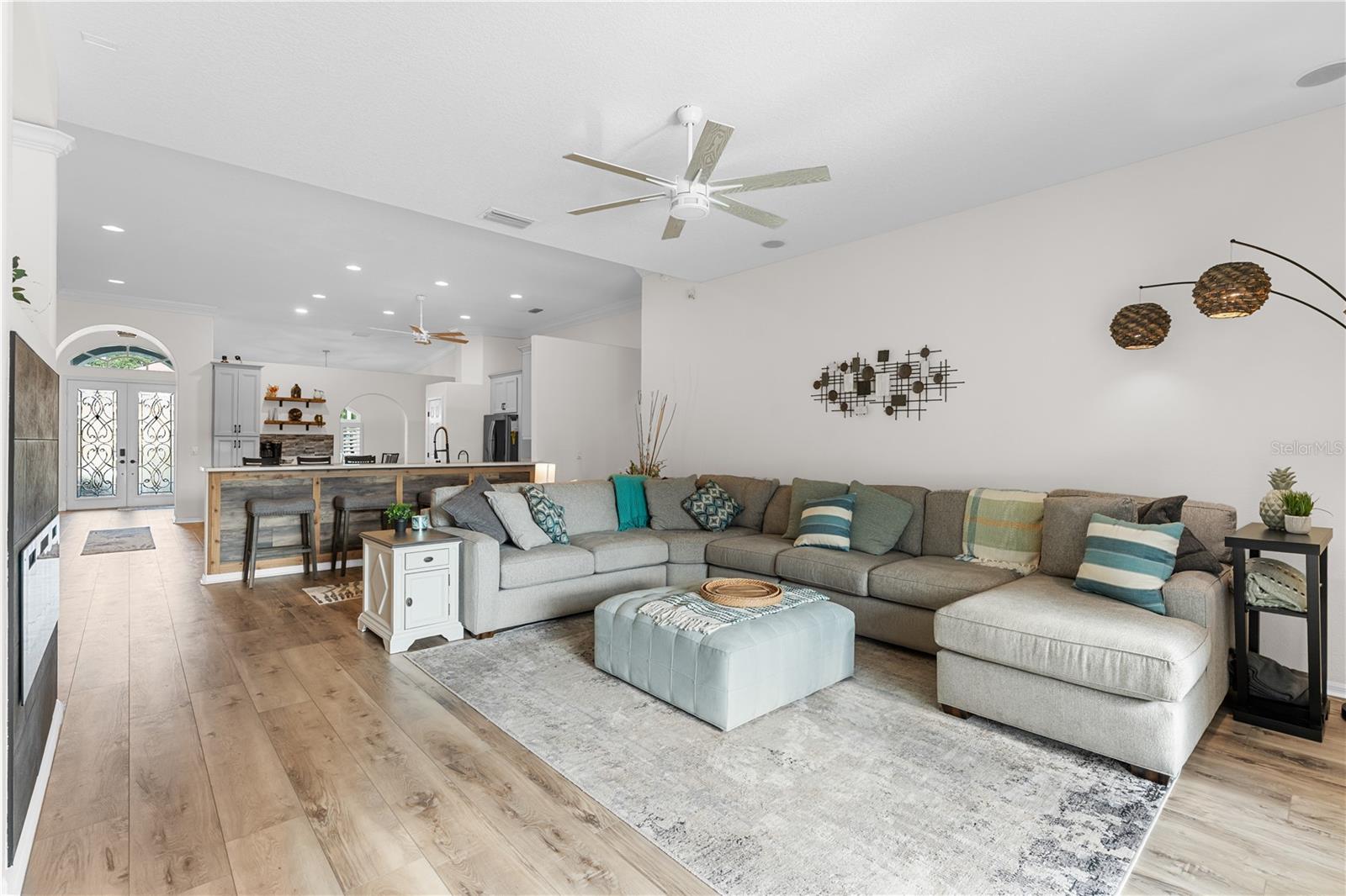 Image 17 of 81 For 9909 Kingshyre Way