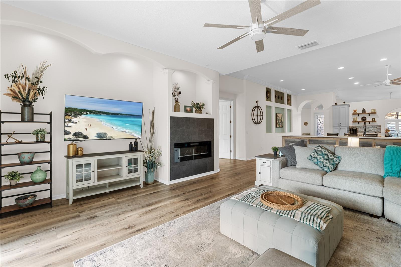 Image 19 of 81 For 9909 Kingshyre Way