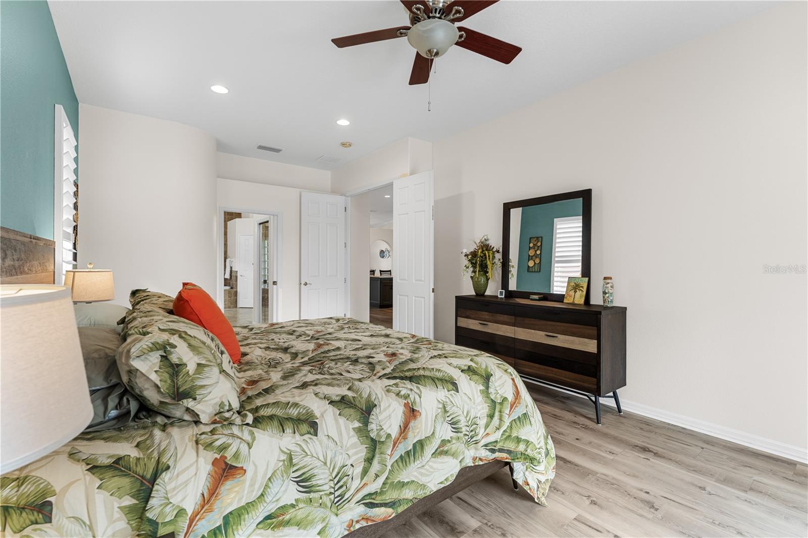 Image 26 of 81 For 9909 Kingshyre Way