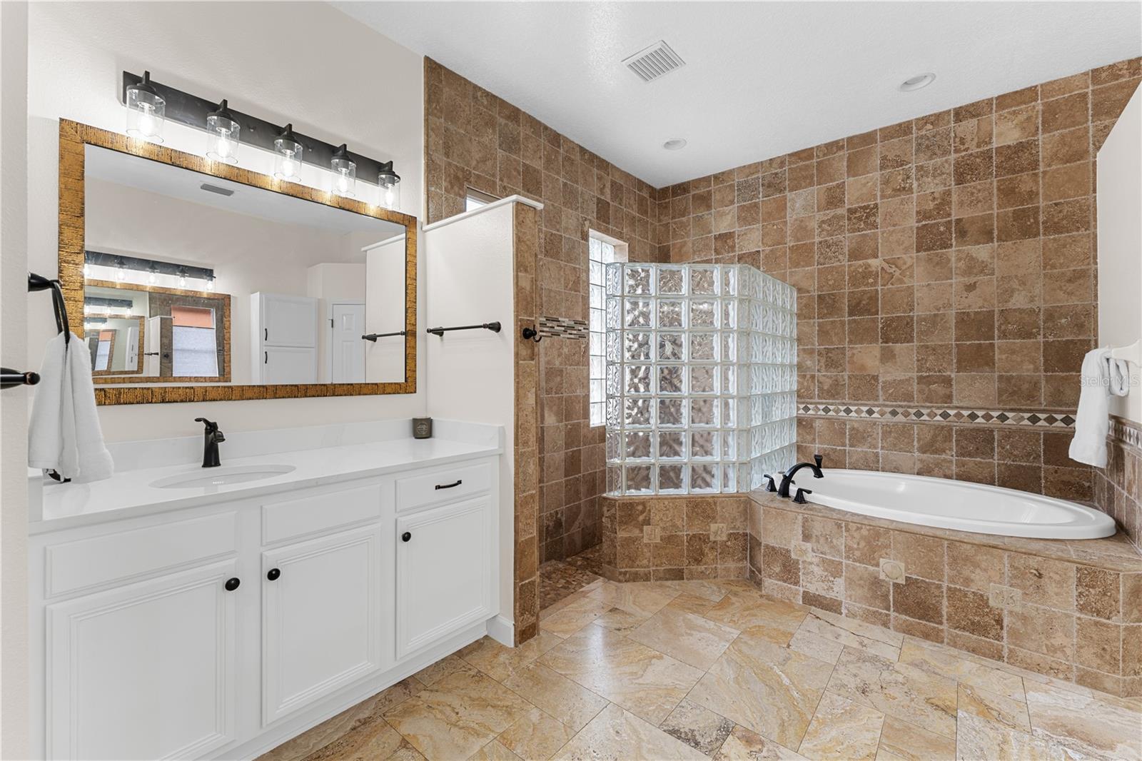 Image 29 of 81 For 9909 Kingshyre Way