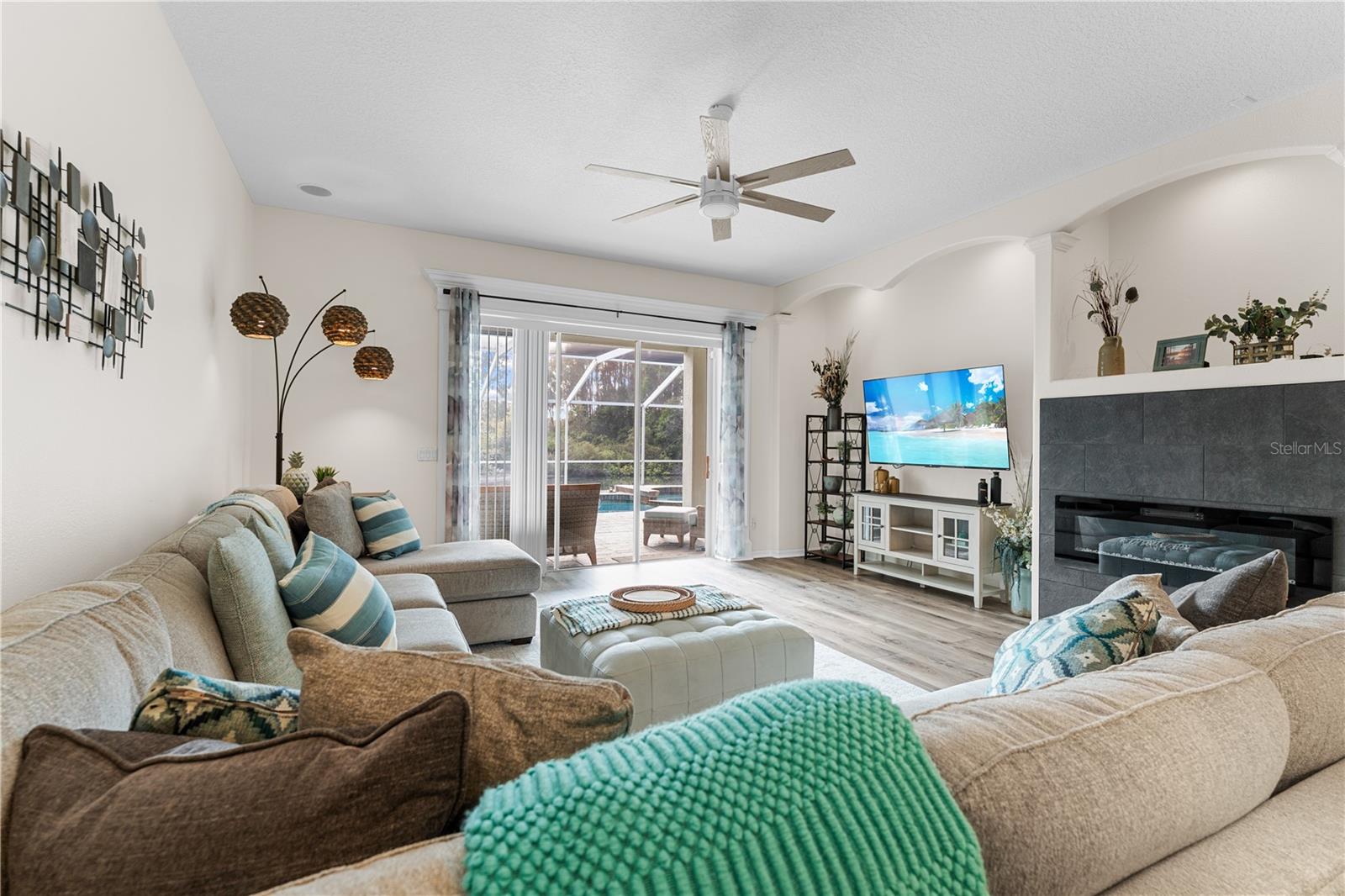 Image 3 of 81 For 9909 Kingshyre Way