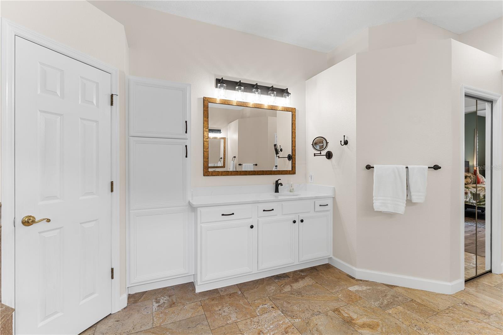 Image 32 of 81 For 9909 Kingshyre Way