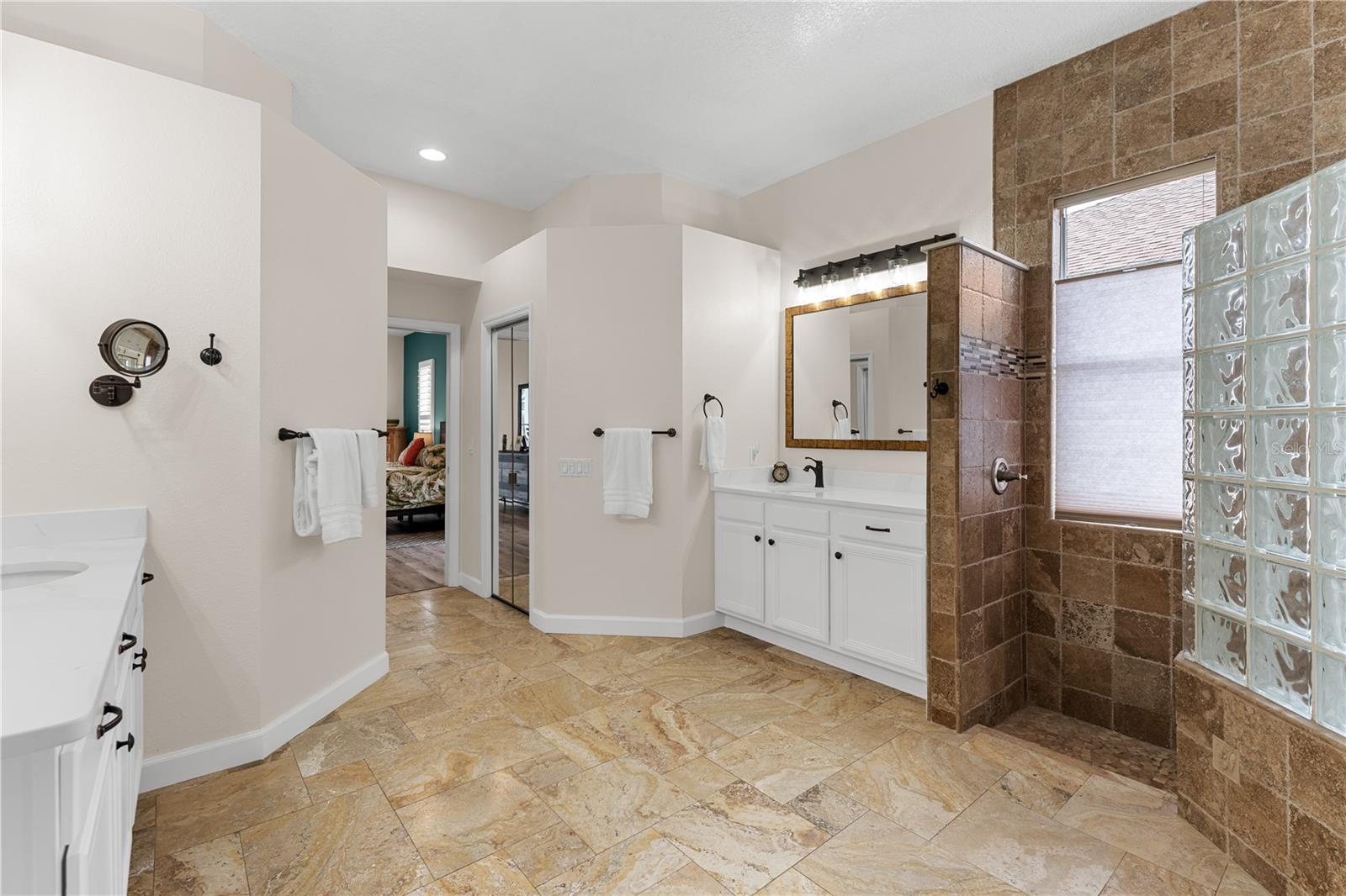 Image 33 of 81 For 9909 Kingshyre Way