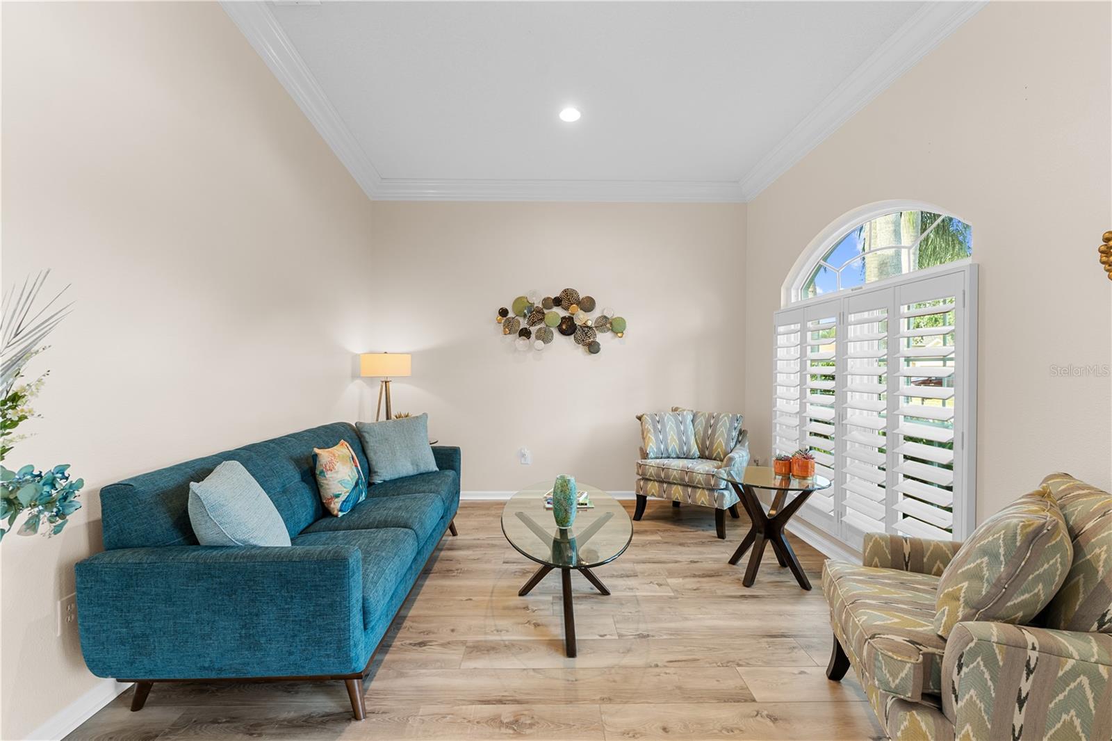 Image 4 of 81 For 9909 Kingshyre Way