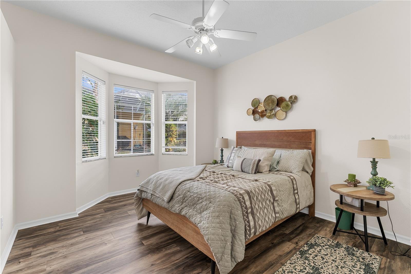 Image 40 of 81 For 9909 Kingshyre Way