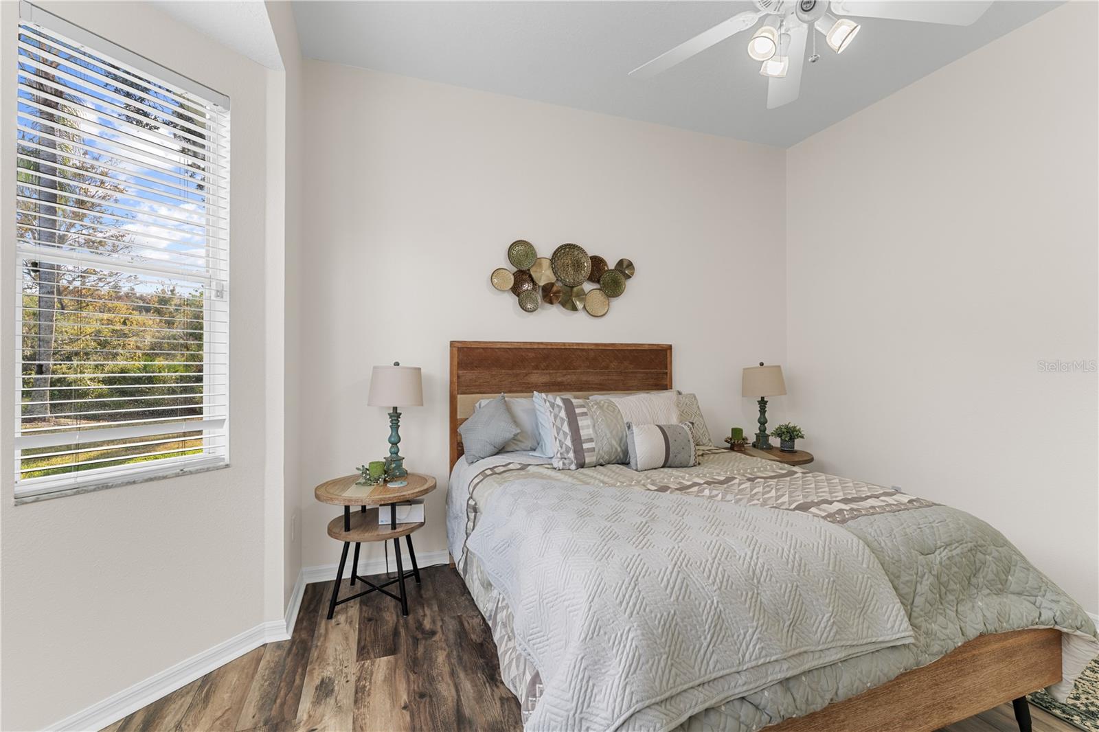 Image 41 of 81 For 9909 Kingshyre Way