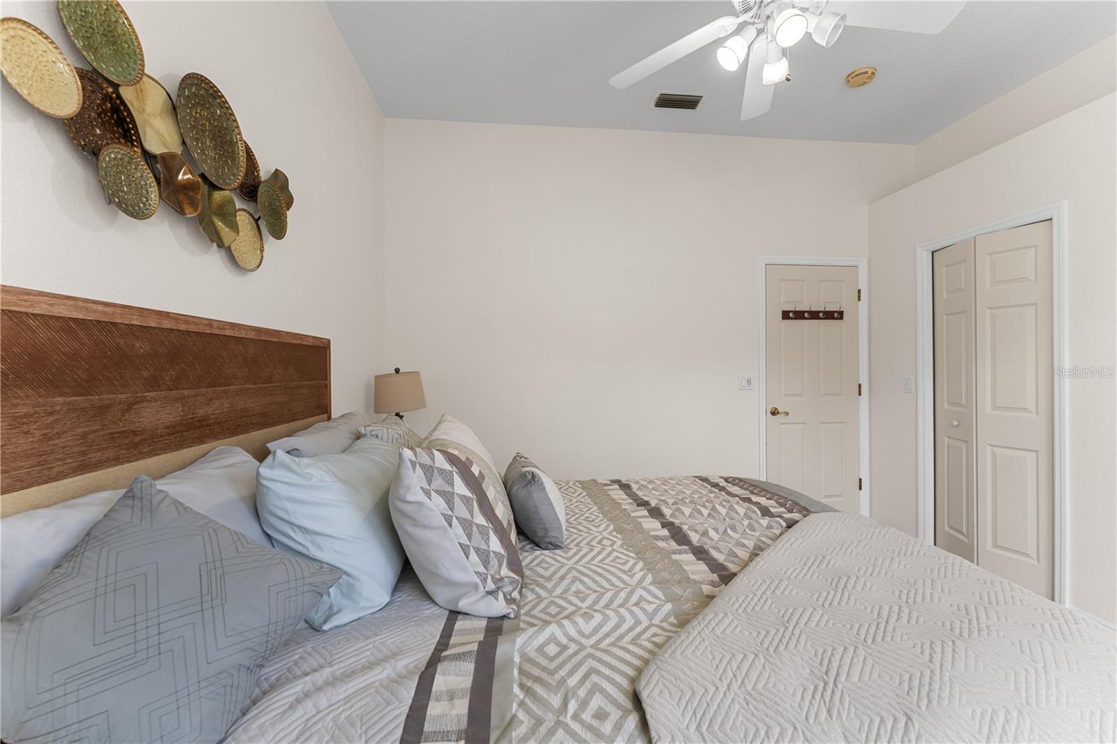 Image 42 of 81 For 9909 Kingshyre Way