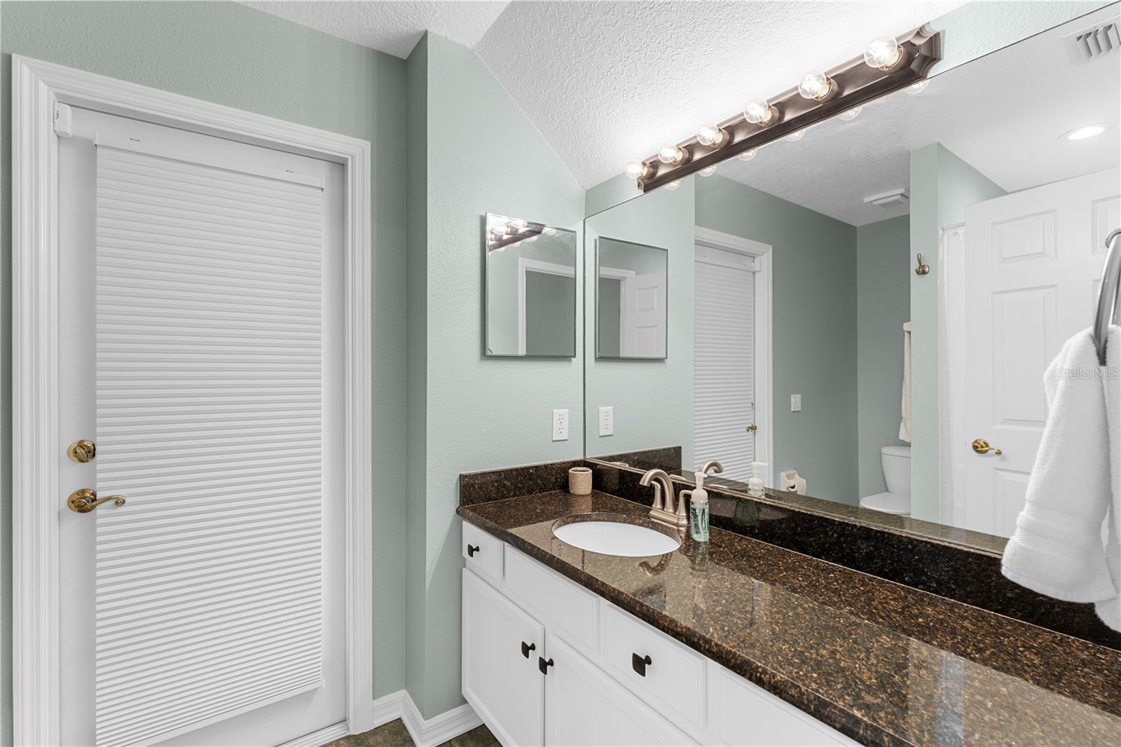 Image 46 of 81 For 9909 Kingshyre Way