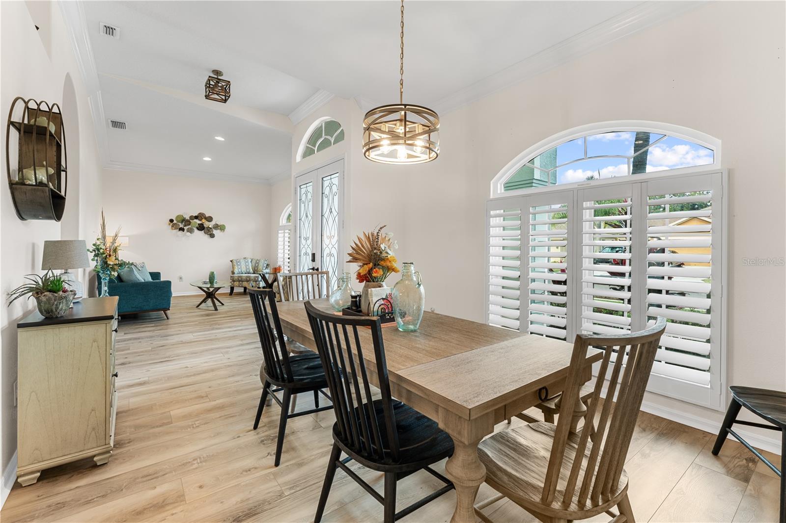 Image 5 of 81 For 9909 Kingshyre Way