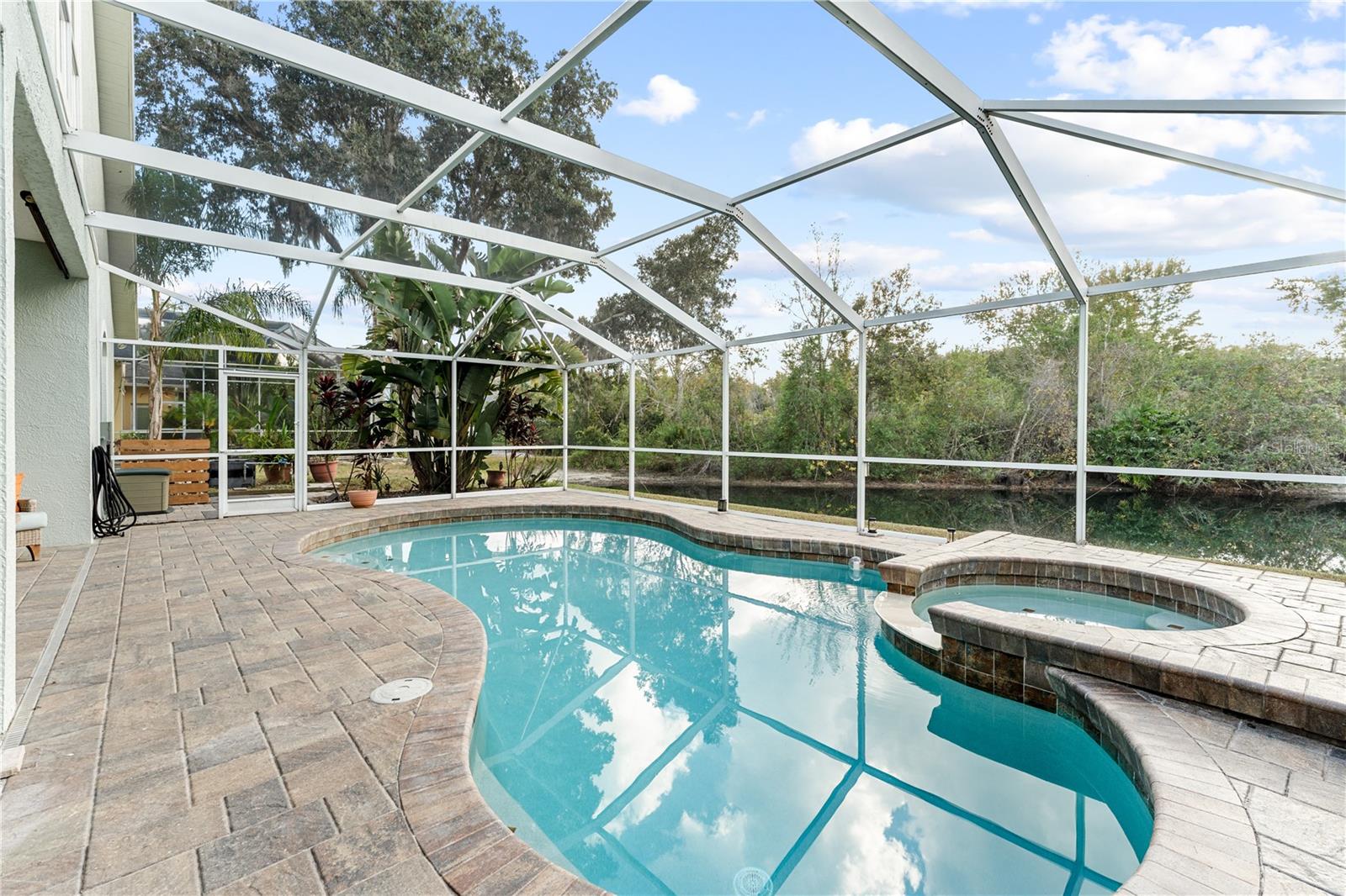 Image 7 of 81 For 9909 Kingshyre Way