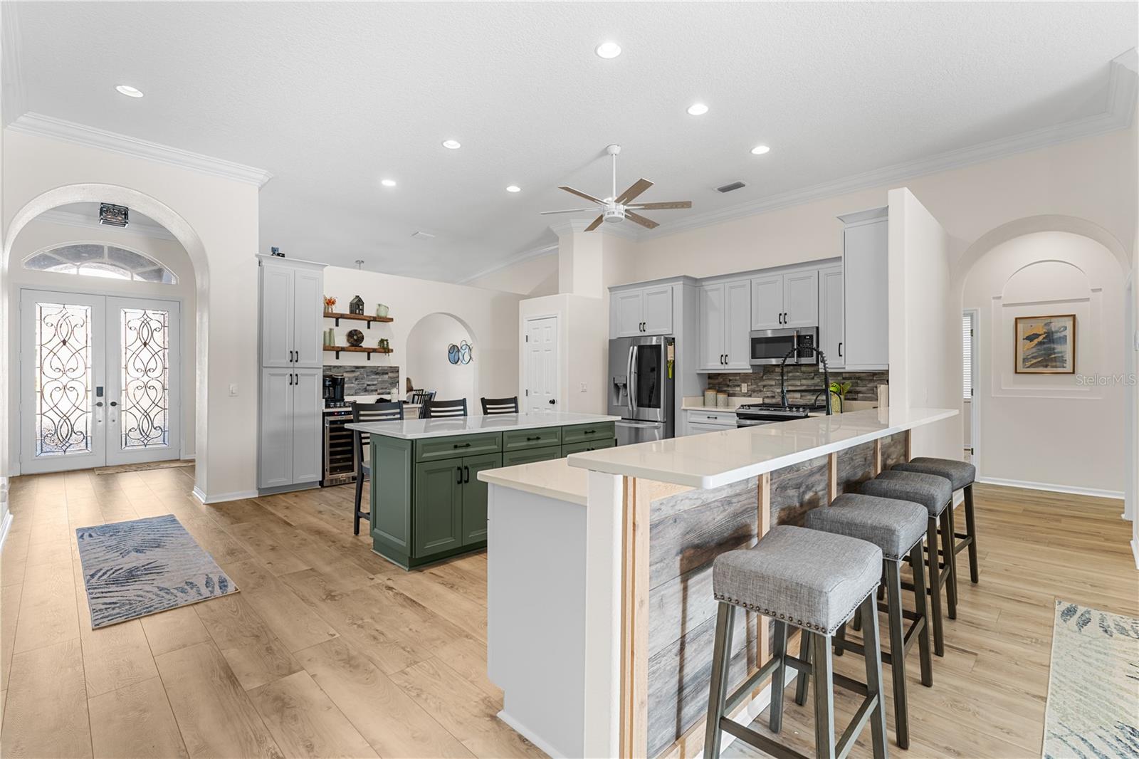 Image 8 of 81 For 9909 Kingshyre Way