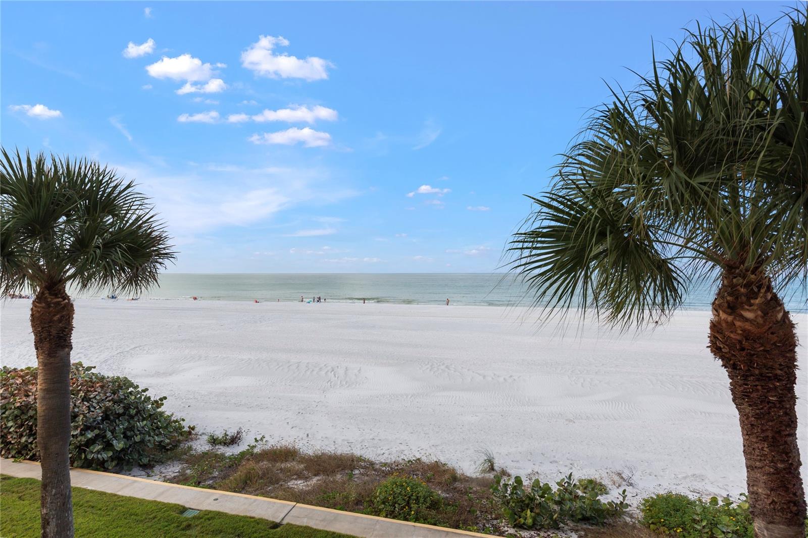 Image 2 of 62 For 2900 Gulf Boulevard 201