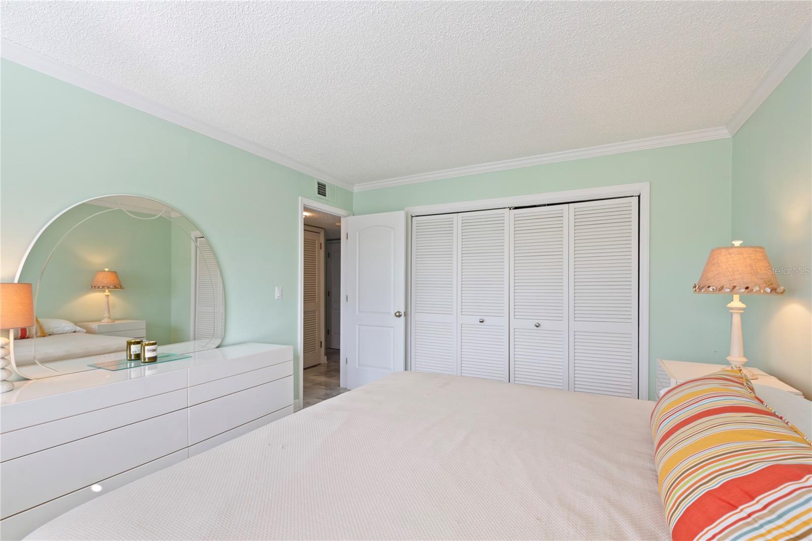 Image 31 of 62 For 2900 Gulf Boulevard 201