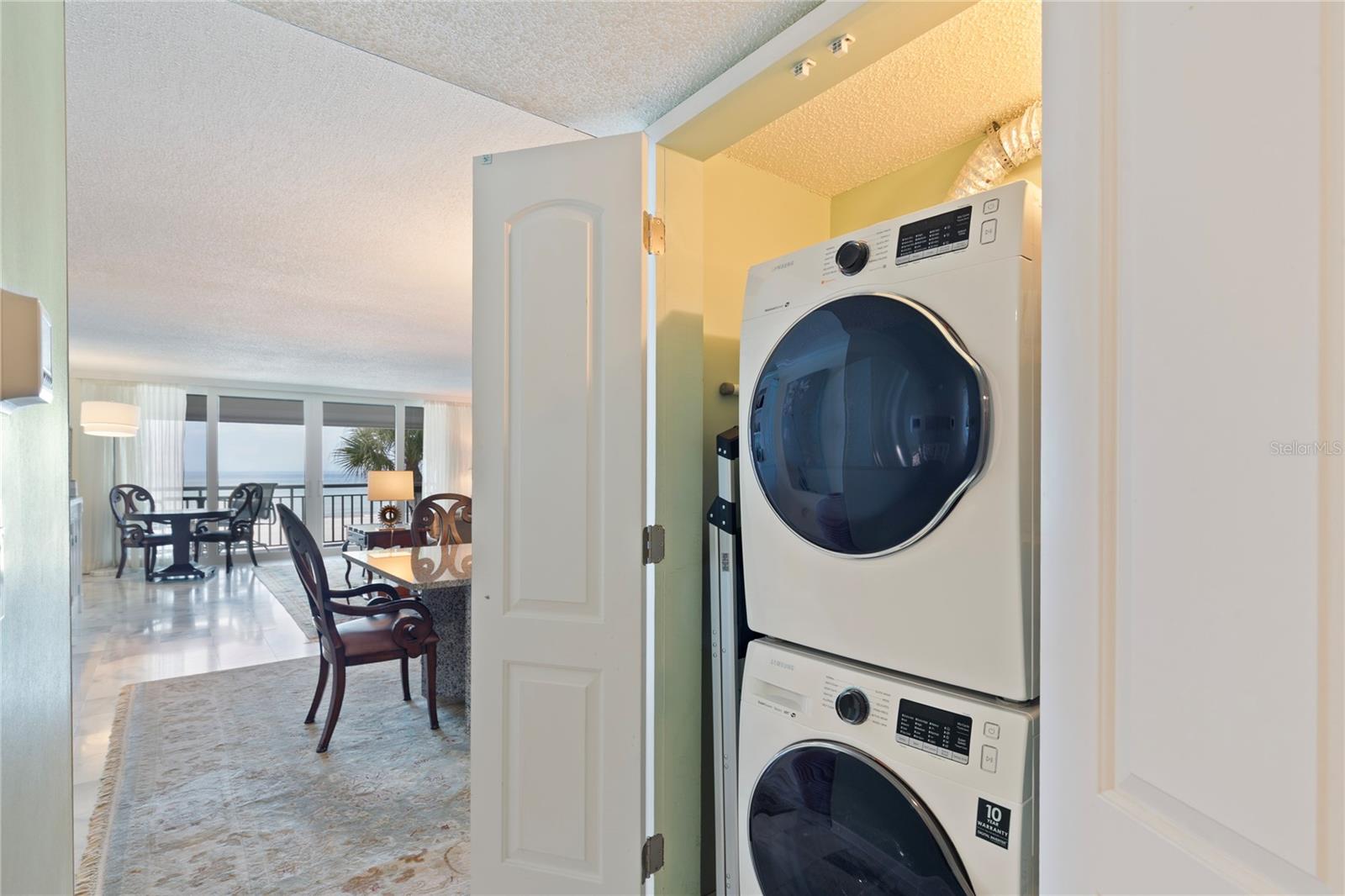 Image 37 of 62 For 2900 Gulf Boulevard 201