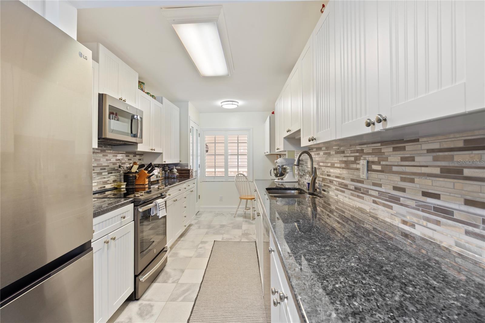 Image 4 of 62 For 2900 Gulf Boulevard 201