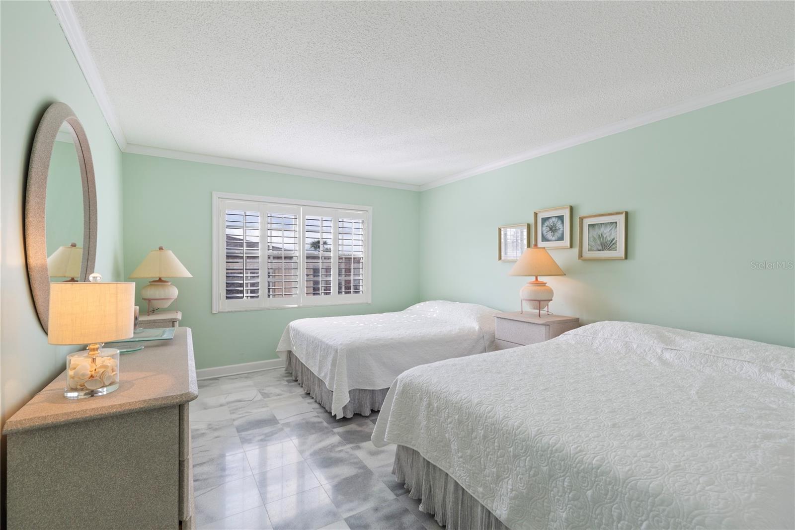 Image 40 of 62 For 2900 Gulf Boulevard 201