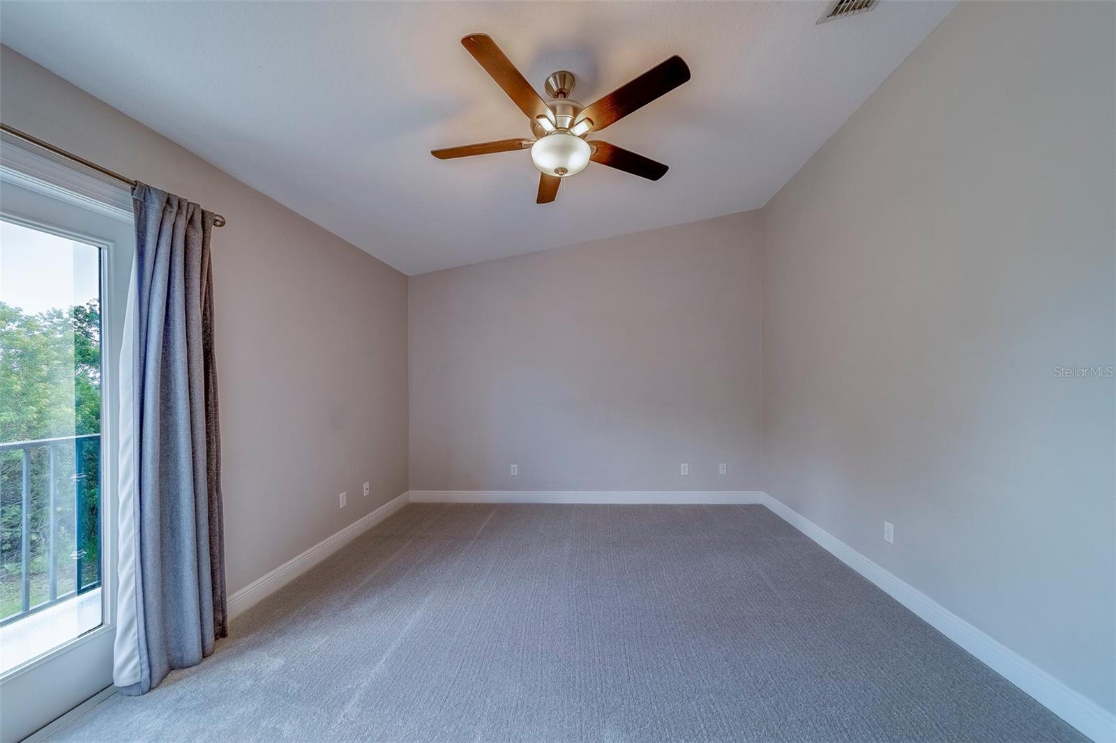 Image 28 of 59 For 270 Valencia Circle