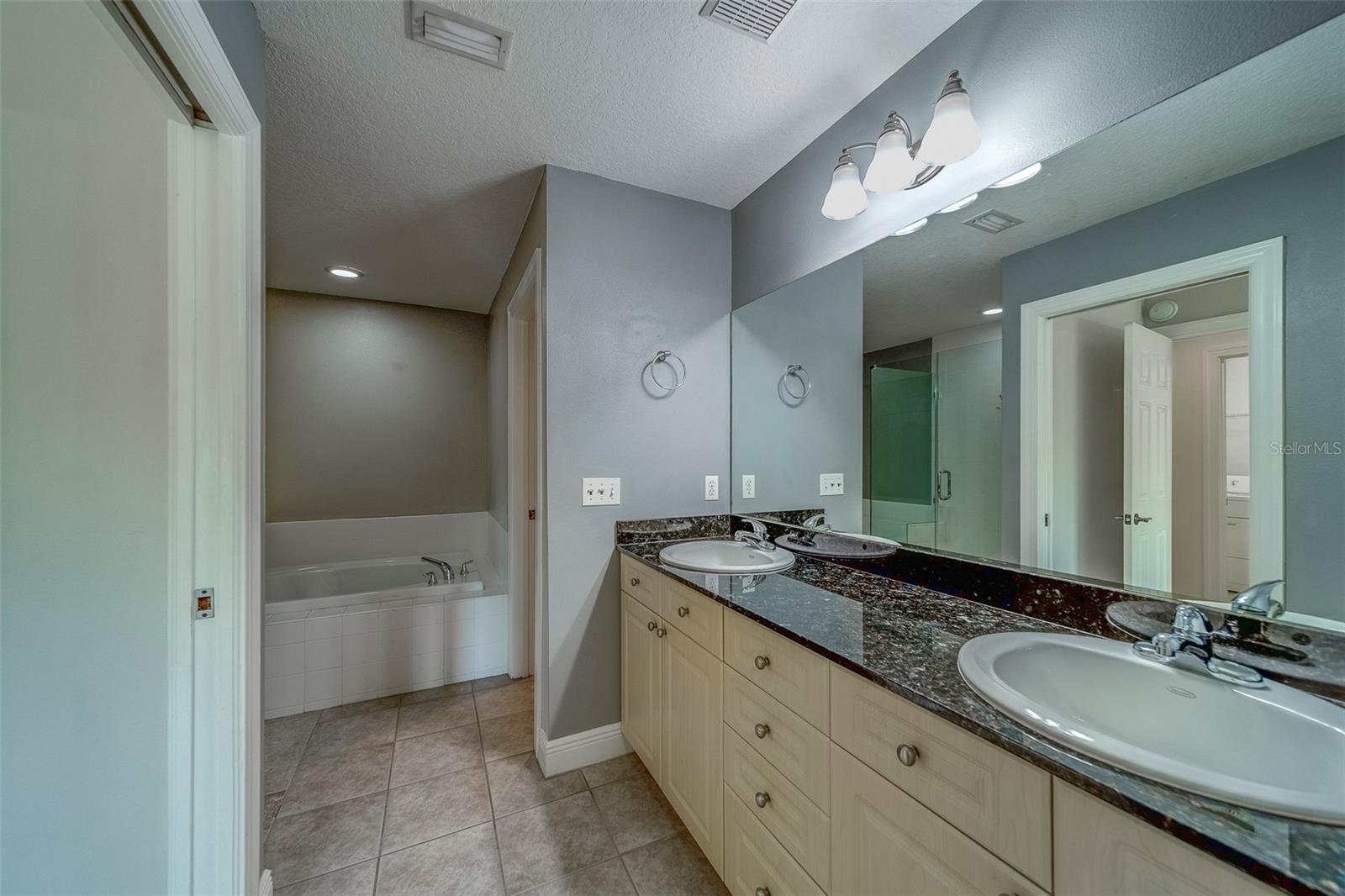 Image 36 of 59 For 270 Valencia Circle