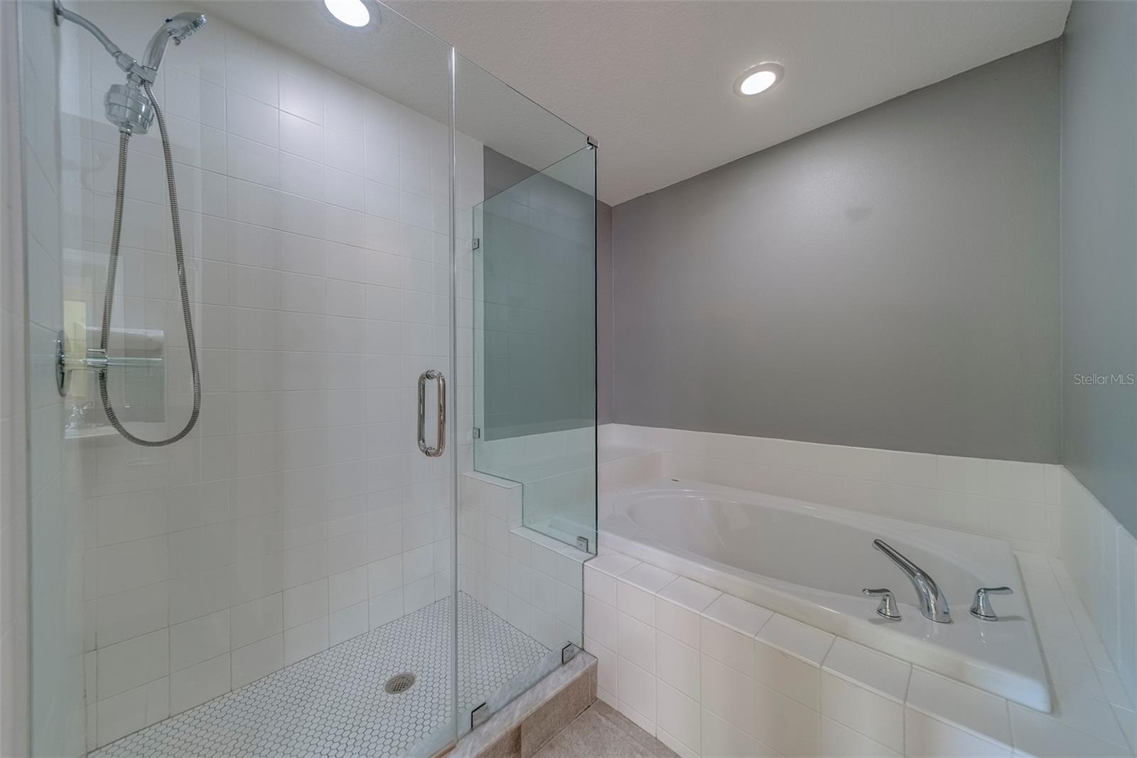 Image 38 of 59 For 270 Valencia Circle