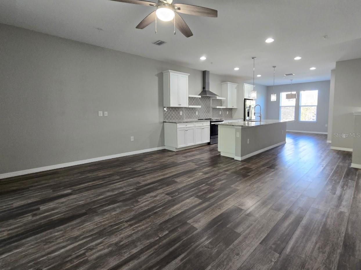 Image 10 of 32 For 807 Callista Cay Loop