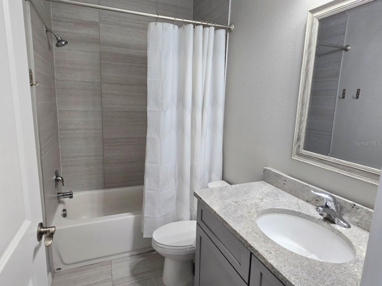 Image 25 of 32 For 807 Callista Cay Loop