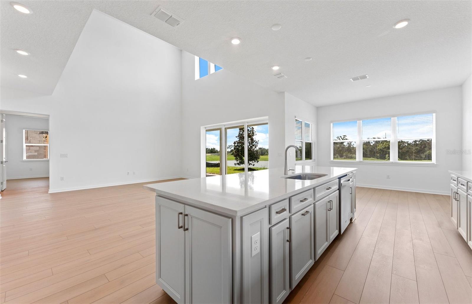 Image 6 of 36 For 9907 Autumn Ridge Avenue