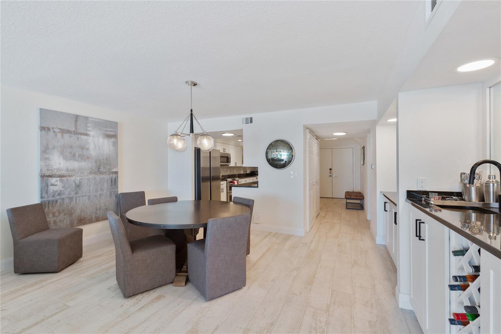 Image 15 of 56 For 2900 Gulf Boulevard 202