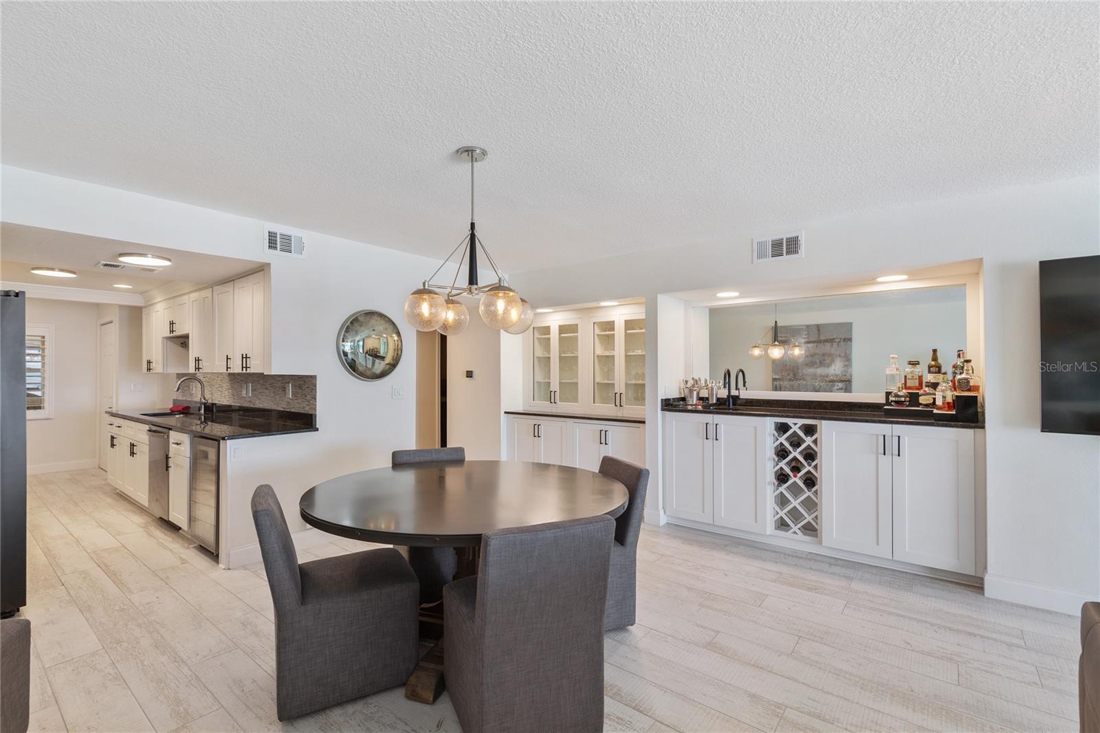 Image 16 of 56 For 2900 Gulf Boulevard 202