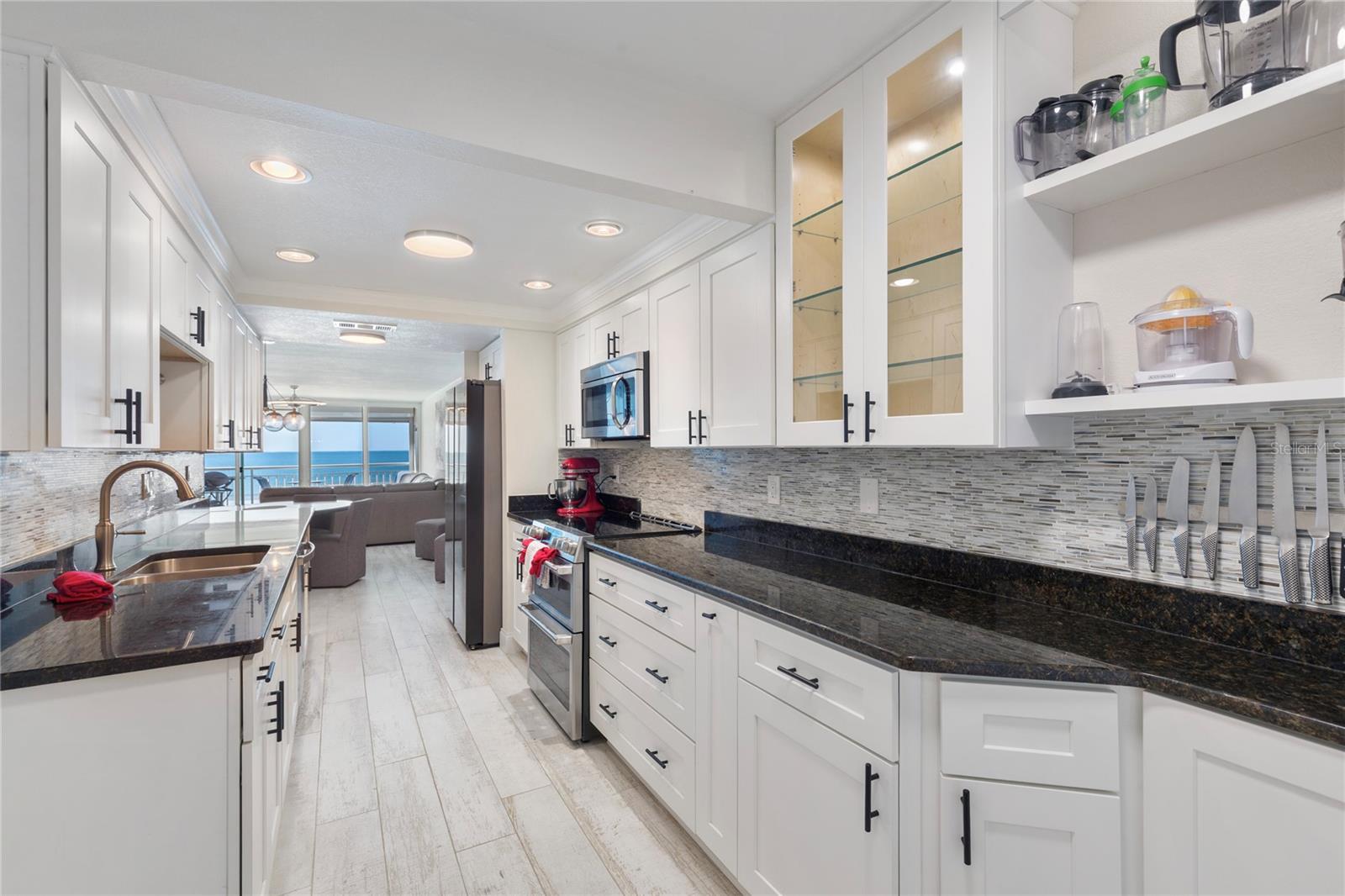 Image 18 of 56 For 2900 Gulf Boulevard 202