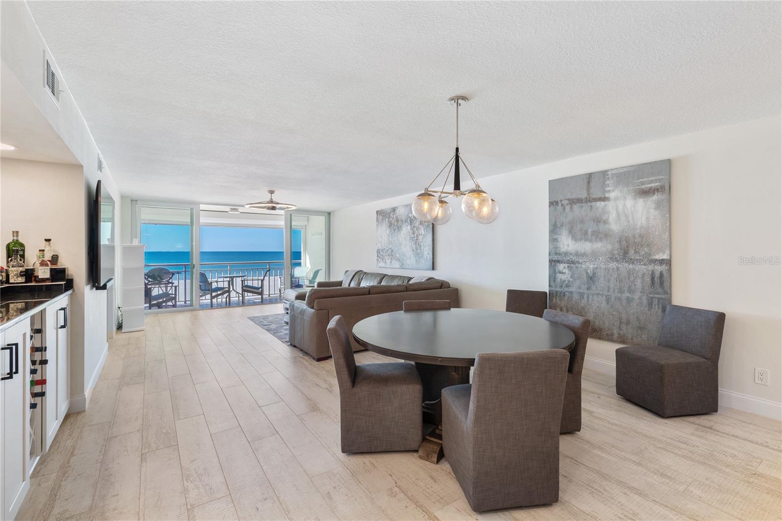 Image 4 of 56 For 2900 Gulf Boulevard 202