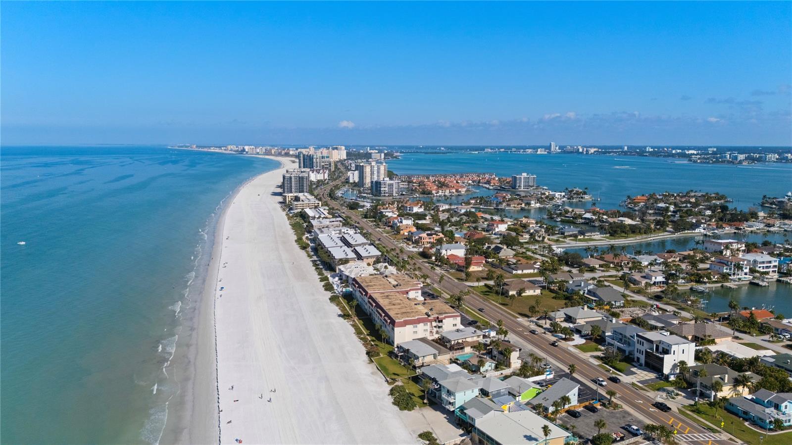 Image 44 of 56 For 2900 Gulf Boulevard 202