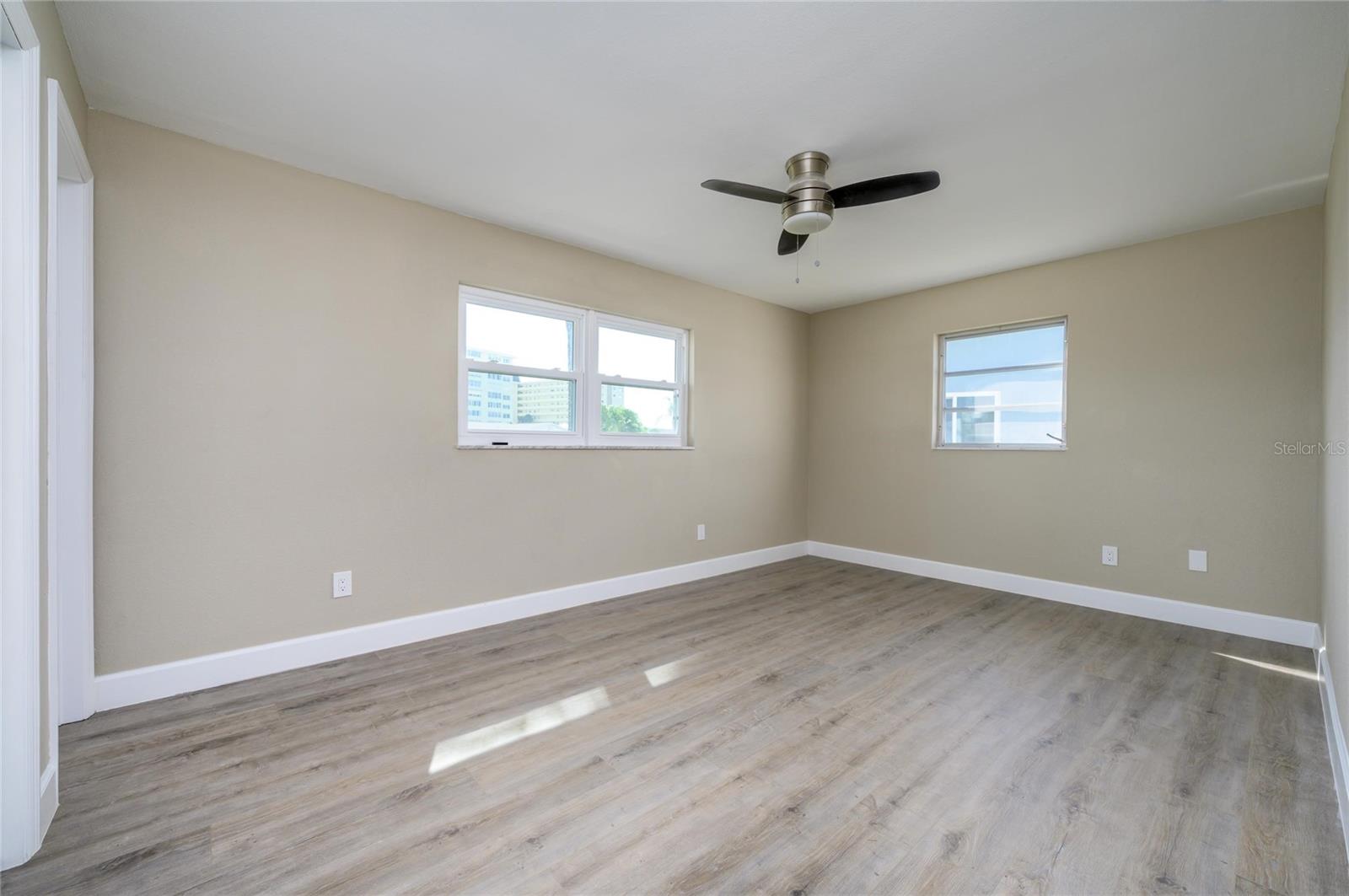 Image 13 of 29 For 11425 47th Avenue N