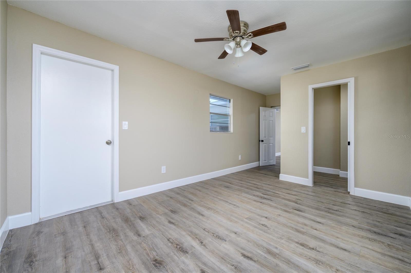 Image 18 of 29 For 11425 47th Avenue N