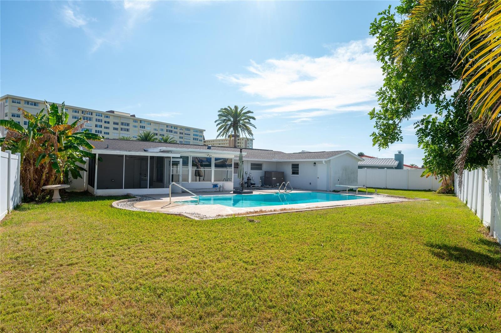 Image 21 of 29 For 11425 47th Avenue N